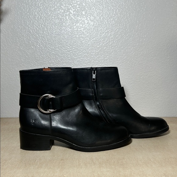 Frye Kristen Harness Short Boot Black Smooth Antique Pull Up 7 B MSRP $358 - Picture 9 of 16